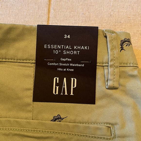 GAP Mint Green men’s swordfish print shorts, size 34 waist, 10” - Picture 4 of 4